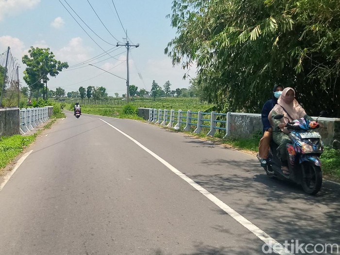 Jembatan Bantengan di Kecamatan Karanganom, Kabupaten Klaten, Senin (30/9/2024).