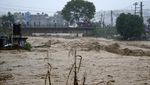 Jembatan Rusak Diterjang Banjir Besar di Nepal