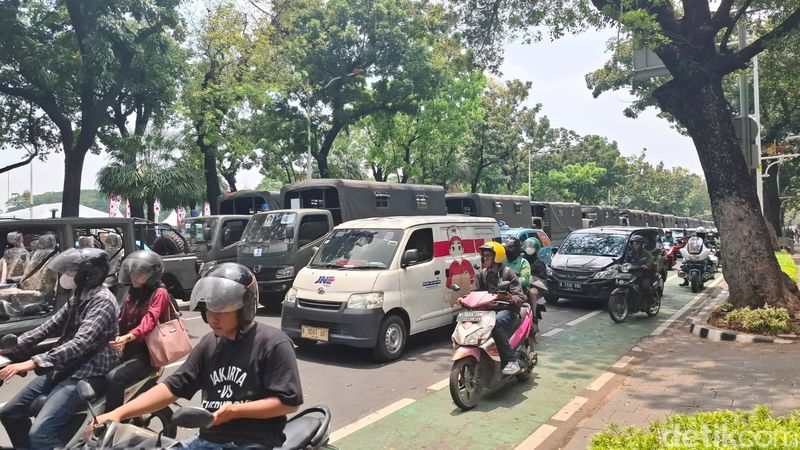 Jl Medan Merdeka Selatan Jakarta Pusat macet, 30 September 2024. (Brigitta Beli Permata Sari/detikcom)
