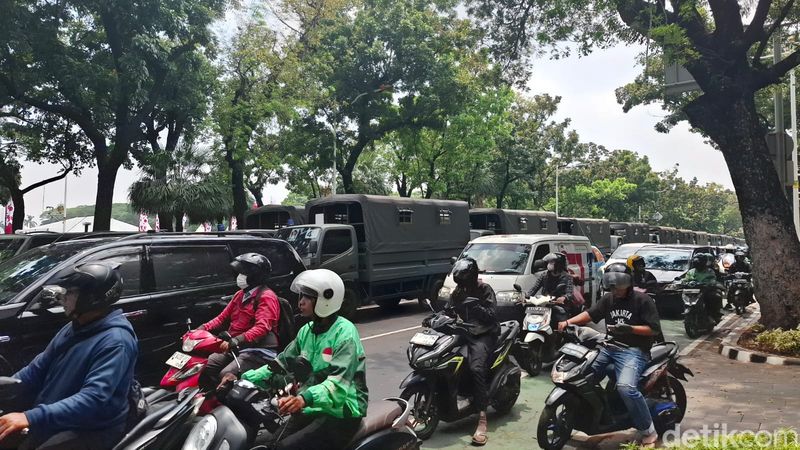 Jl Medan Merdeka Selatan Jakarta Pusat macet, 30 September 2024. (Brigitta Beli Permata Sari/detikcom)
