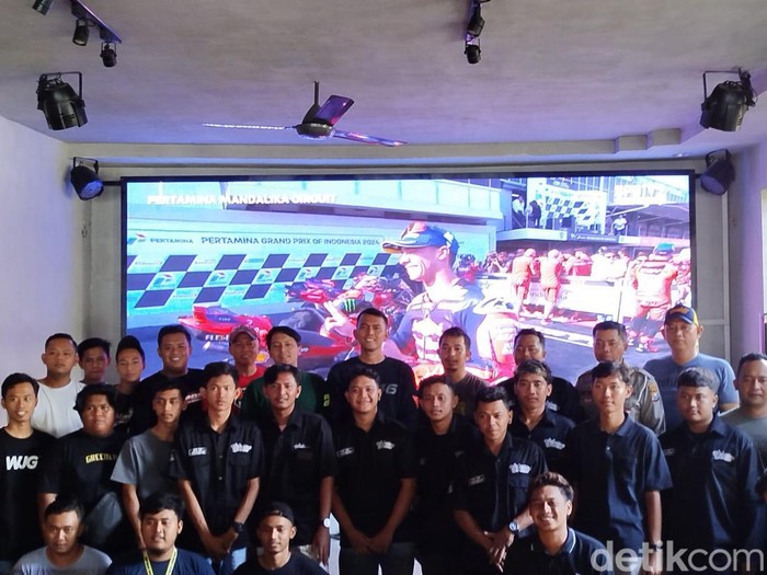 Kasat Lantas Ponorogo AKP Bayu saat evaluasi latber drag race