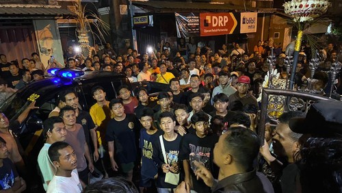 Keributan antar warga NTT dengan warga setempat di Jalan Srikandi, Banjar Penyarikan Benoa, Minggu (29/9/2024) malam. (Ist/Humas Polresta Denpasar)