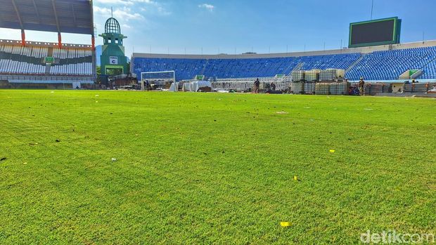 Kondisi Stadion Si Jalak Harupat usai dipakai konser Sheila on 7.