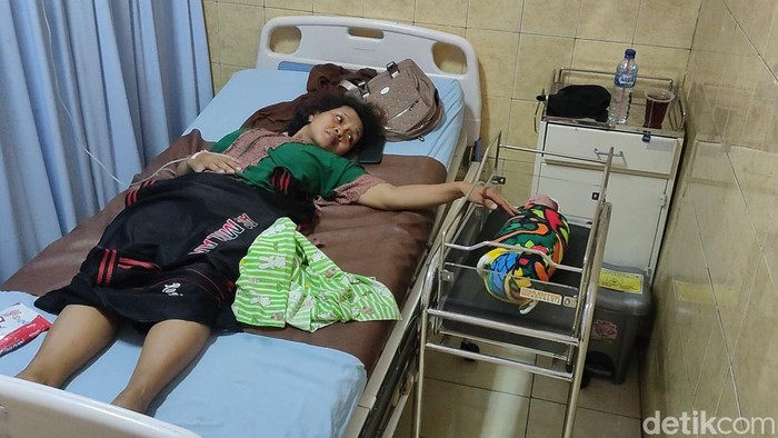 Korban keracunan melahirkan saat dirawat di puskesmas