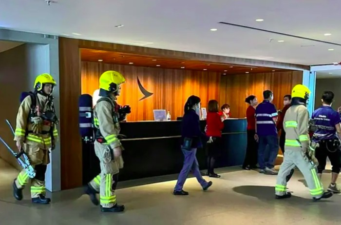 Lounge Cathay Pacific, The Pier kebakaran