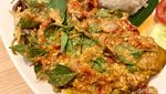 Sedap! Cicip Ayam Penyet Sambal Kemiri di Resto Baru Ashanty