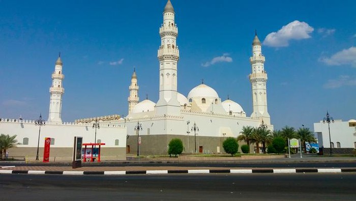 Masjid Qiblatain Qiblatain Mosque, one of popular and historical Mosque in Medina, Saudi Arabia. Built in Prophet Muhammad era.