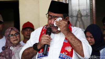 Momen Rano Karno Menangis di Bukit Duri