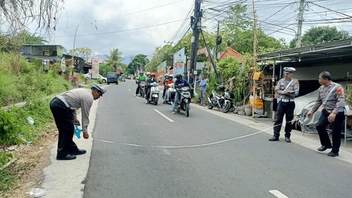 Olah TKP kecelakaan beruntun di wilayah Desa Sambangan Kecamatan Sukasada, Kabupaten Buleleng Bali Minggu (29/9/2024). (Istimewa)