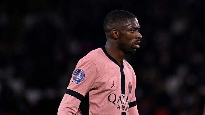 PARIS, FRANCE - SEPTEMBER 27: Ousmane Dembele of Paris Saint-Germain looks on during the Ligue 1 match between Paris Saint-Germain FC and Stade Rennais FC 1901 at Parc Des Princes on September 27, 2024 in Paris, France. (Photo by Aurelien Meunier - PSG/PSG via Getty Images)