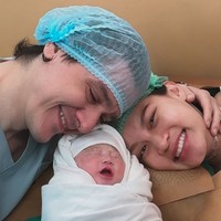 Model sekaligus presenter Patricia Gouw baru saja membagikan potret persalinan anak pertamanya ke akun Instagram. Dalam keterangan unggahannya itu Patricia menuliskan jika anaknya tersebut sudah terlahir sekitar 1 bulan yang lalu. Foto: Instagram/@patriciagouw