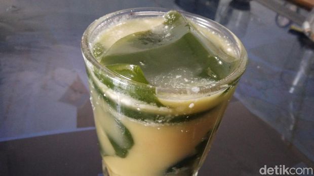 Pedagang Es Cuwing di Cirebon.