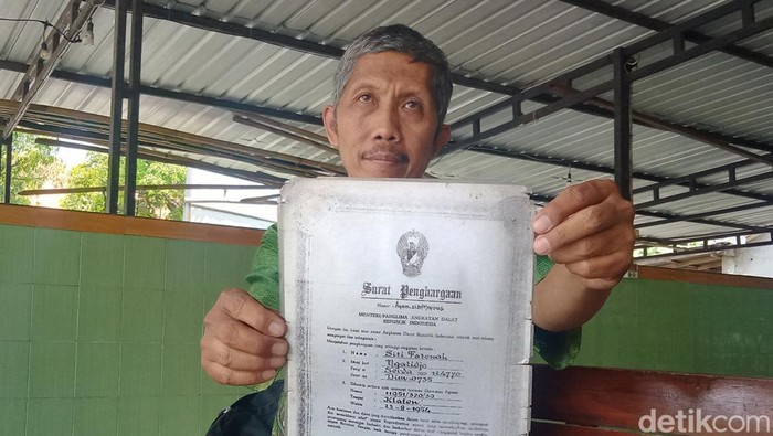 Surat penghargaan dari jendral A Yani kepada Siti Fatonah.