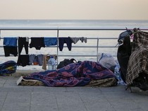 Lari dari Serangan Israel, Warga Lebanon Tidur di Jalanan Beirut