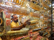 Potret Warga Mesir Beralih ke Emas China Saat Harga Emas Meroket