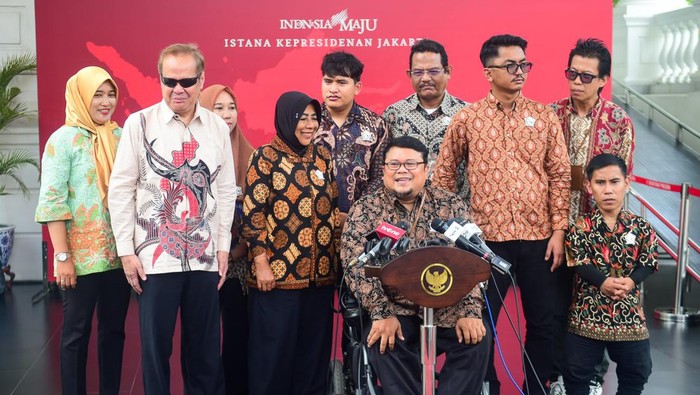 Presiden Jokowi menerima kunjungan perwakilan organisasi Perkumpulan Penyandang Disabilitas Indonesia (PPDI) di Istana Merdeka Jakarta