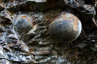 Provinsi Guizhou, China, menyimpan fenomena geologi menarik yang disebut gunung bertelur.