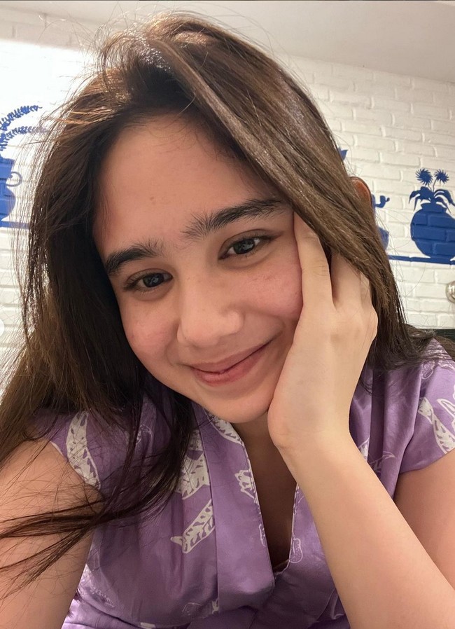 Bukan sekali ini saja Tissa Biani memperlihatkan wajah tanpa makeup. Wanita 22 tahun ini beberapa kali mengunggah foto dirinya dengan wajah natural. Foto: Instagram/@tissabiani