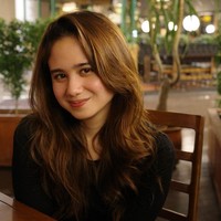 Kekasih Dul Djaelani ini mengaku wajahnya tidak dipulas makeup, juga tanpa filter foto. “No effect no makeup, just me and my friends enjoying pastaaaaa,” tulisnya di caption foto Instagram. Foto: Instagram/@tissabiani