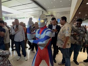 Ciat! Ada Ultraman Bakal Dilantik Jadi Anggota DPR Juga Hari Ini
