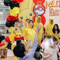 Acara terlihat berlangsung dengan begitu seru dan menyenangkan. Para sahabat Aqli yang hadir pun ikut bersenang-senang menikmati acara ulang tahun tersebut. Foto: Instagram/@mrsayudewi