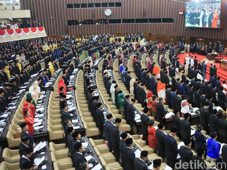 Di Hadapan Jokowi, 580 Anggota DPR Periode 2024-2029 Resmi Dilantik
