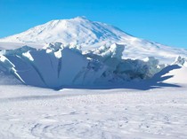 Gunung Api yang Bersembunyi di Antartika