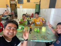 Kadis PMD Bone Foto Pose 3 Jari Diduga Kampanyekan Paslon, Bawaslu Usut