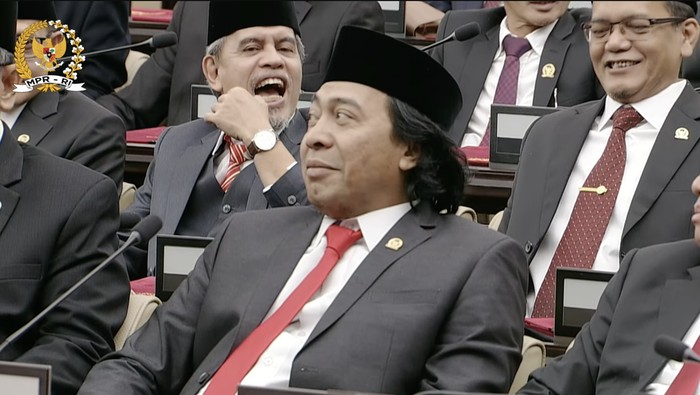 Komen di pelantikan anggota MPR/DPD/DPR RI periode 2024-2029.