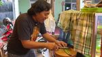 Gaya Kuliner Seru Komeng, Cicip Durian hingga Ayam Woku!