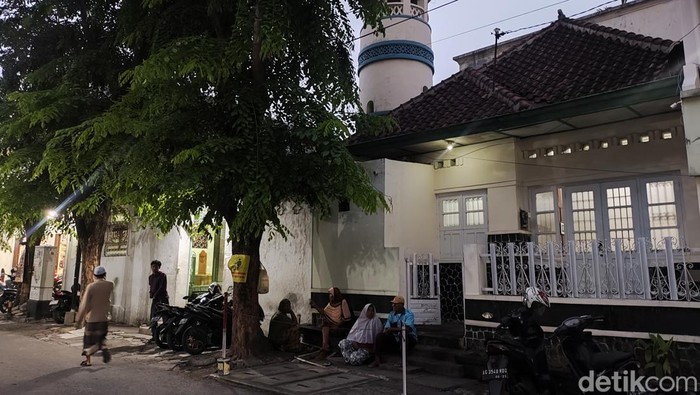 Masjid Riyadh Kota Solo, lokasi acara Haul Al Habib Ali bin Muhammad Al-Habsyi ke-113. Dipotret Kamis (26/9/2024).