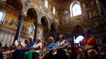 Melihat Kemilau Mosaik Emas di Katedral Monreale