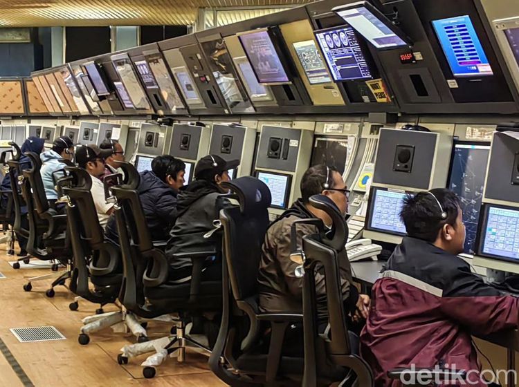 Mengintip Ruang Pemandu Lalu Lintas Udara Bandara Soekarno Hatta