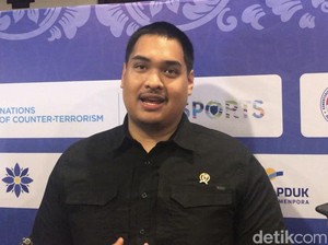 Dito Ariotedjo Bantah Rumah Tangga Retak karena Davina Karamoy