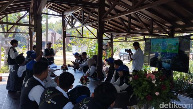 Menteri KLHK, Siti Nurbaya Bakar dalam acara Youth Conservation Fest yang diselenggarakan oleh KLHK bekerja sama dengan Badan Restorasi Gambut dan Mangrove (BRGM) dan Institut Hijau Indonesia (Fawdi/detikcom)
