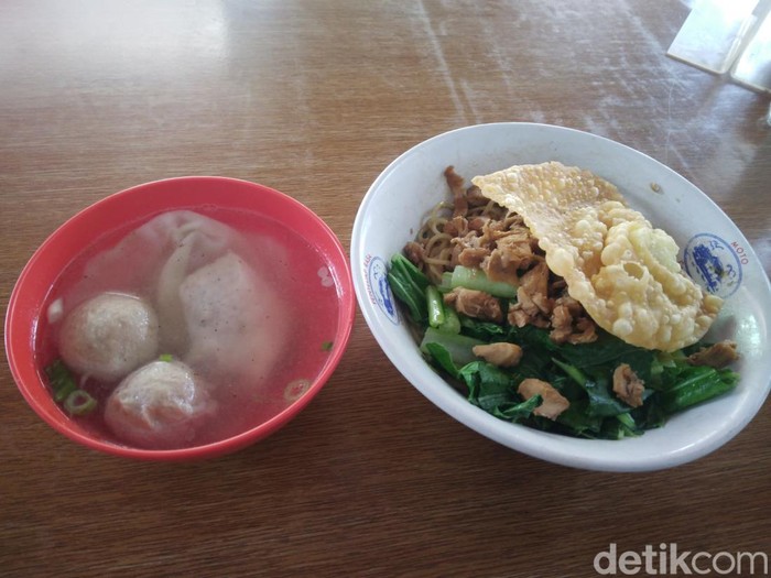 Mie Yamien Peyot Khas Cirebon