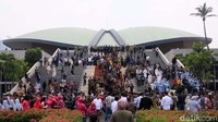 Diketahui, pelantikan anggota DPR RI periode 2024-2029 berlangsung pada hari ini Selasa, 1 Oktober 2024. Jumlah anggota DPR RI periode 2024-2029 diketahui bertambah dari periode sebelumnya yang berjumlah 575 anggota Dewan. Kini, sebanyak 580 wakil rakyat yang memiliki kursi di DPR RI.