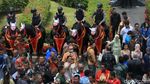 Momen Anggota DPR dan Keluarga Asyik Foto di Gedung Kura-kura