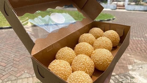 Ngemil Onde-onde dan Tahu Petis Legendaris di Dalam Perumahan