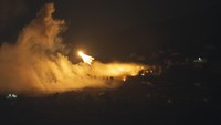 Meski IDF menyebut bahwa operasi darat ke Lebanon adalah serangan terbatas dan terlokalisasi, tetapi tidak ada jaminan aksi mereka akan sesederhana itu, tulis wartawan BBC, Anna Foster, yang melaporkan dari Beirut. (AP Photo/Leo Correa) 