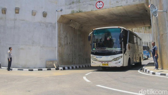Pemkot Bogor bersama Satlantas Polresta Bogor Kota melakukan uji kelaikan pembangunan underpass Batutulis. (M Sholihin/detikcom)