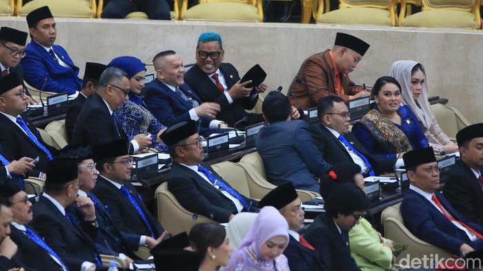Sejumlah artis Indonesia dilantik sebagai anggota DPR untuk periode 2024-2029.