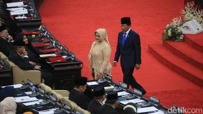 Potret Guntur Sasono-Annisa Mahesa Jadi Pimpinan Sementara DPR Rapat digelar di ruang sidang paripurna MPR/DPR/DPD RI, Senayan, Jakarta Pusat, Selasa (1/10/2024).