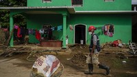 Kehancuran ini merupakan pukulan berat bagi kota wisata Acapulco, yang masih dalam masa pemulihan dari dampak Badai Otis tahun lalu. (AP Photo/Felix Marquez)