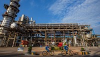 Selain menjaga kestabilan  pasokan BBM, Kilang Balongan berkomitmen menjawab tantangan untuk meningkatkan profit dan mendukung penuh pelaksanaan transisi energi dengan menghasilkan produk-produk olahan kilang yang berkualitas dan lebih ramah lingkungan.  