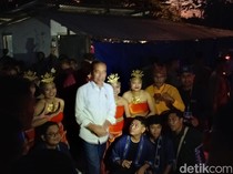 Gelap-gelapan, Jokowi Resmikan Jalan di NTT Sepanjang 5,5 Km