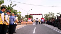 Jalan yang sebagai bagian dari Instruksi Presiden Jalan Daerah (IJD) ini menelan anggaran sebesar Rp 737 miliar. 