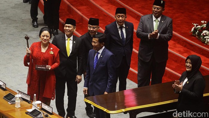 Sebanyak 580 anggota DPR melakukan pemilihan pimpinan DPR periode 2024-2029. Hasilnya, ditetapkan Puan Maharani Kembali jadi Ketua DPR.