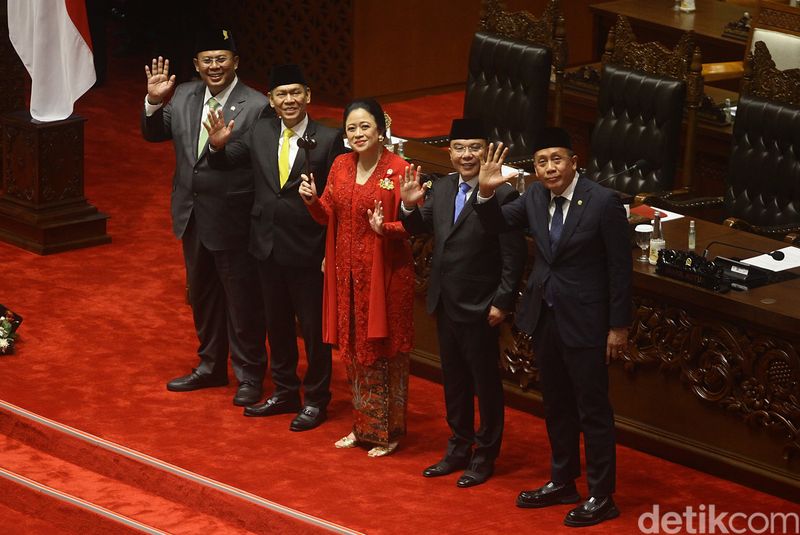 Sebanyak 580 anggota DPR melakukan pemilihan pimpinan DPR periode 2024-2029. Hasilnya, ditetapkan Puan Maharani Kembali jadi Ketua DPR.
