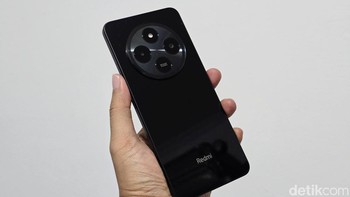 Dapur pacu Redmi 14C memadukan Helio G81-Ultra dan RAM hingga 16GB. Baterainya berkapasitas 5.160 mAh dengan pengisian cepat 33W. Foto: Adi Fida Rahman/detikINET